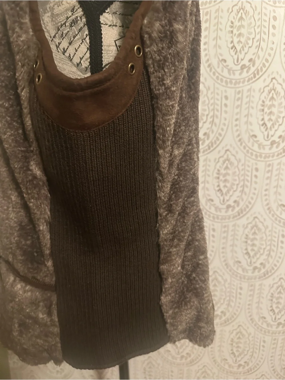 Montana Co plush brown